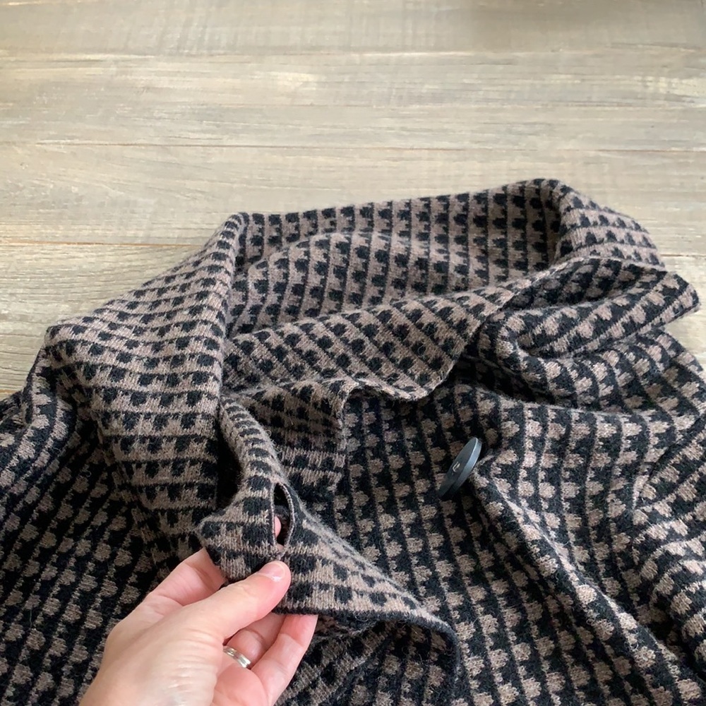 A. Ida sweater - Picture 6 of 8